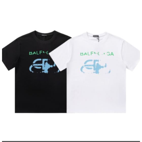 Balenciaga's new short-sleeved shirt with missing print.